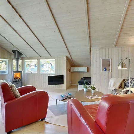 Casa vacanze Brynhild - 400m From The Sea By Interhome Bøtø By