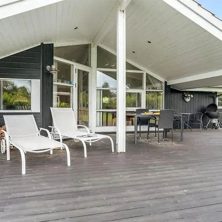 Casa vacanze Brynhild - 400m From The Sea By Interhome Bøtø By